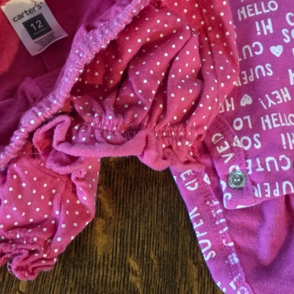 12 Month Tops and Bottoms: 3 Onesies and Blue Stretch Leggings/Ruffled Shorts - Picture 6 of 12